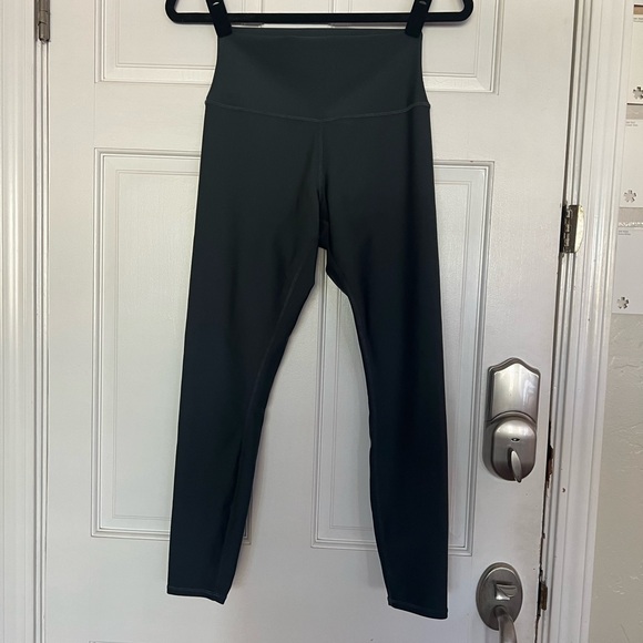 Alo leggings - Picture 2 of 7